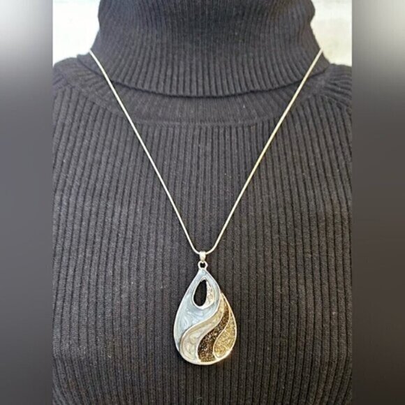 Gold & Silver Tone Teardrop Pendant Necklace w/ Layered Resin Inlay - Picture 4 of 7